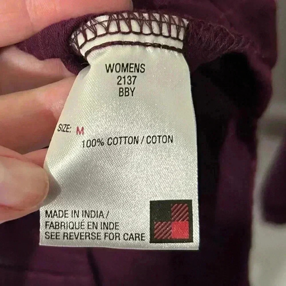 Woolrich Dark Purple Casual button-up blouse. Size Medium. Subtle ribbing/stripe - Picture 7 of 15